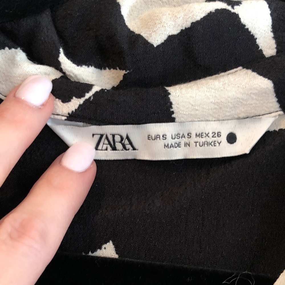 Women's Zara Elegant Black and White Patterned Dress Size Small - Picture 7 of 8